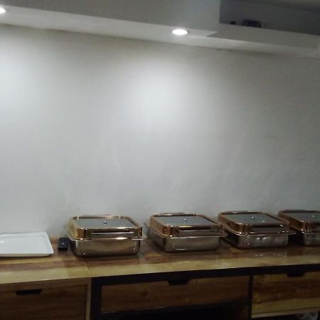 Fabexpress Jeniffer Inn Delhi  Exterior photo